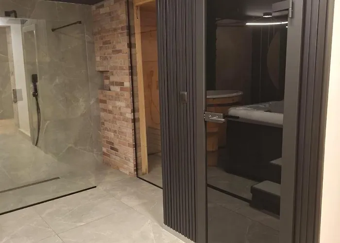 W Gorach Blask Beskidu- Sauna, Jacuzzi, Balia W Cenie Zlatna